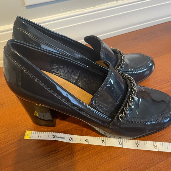 Dark Blue Shiny Loren Tahari Loafer Chunky Heels Size 10M - Picture 9 of 11